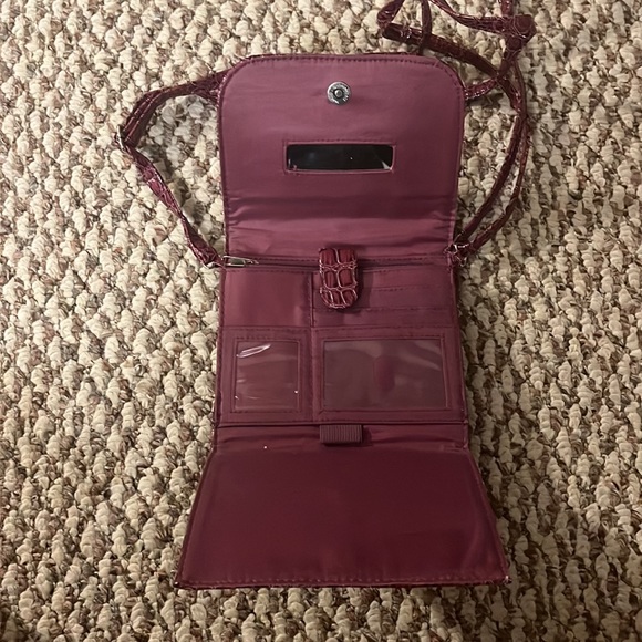 small purple snakeskin purse! barely used, great condition - Picture 2 of 5